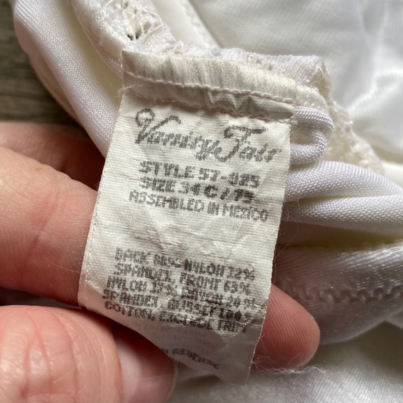 Vintage Vanity Fair | Lace Lingerie - Picture 5 of 7